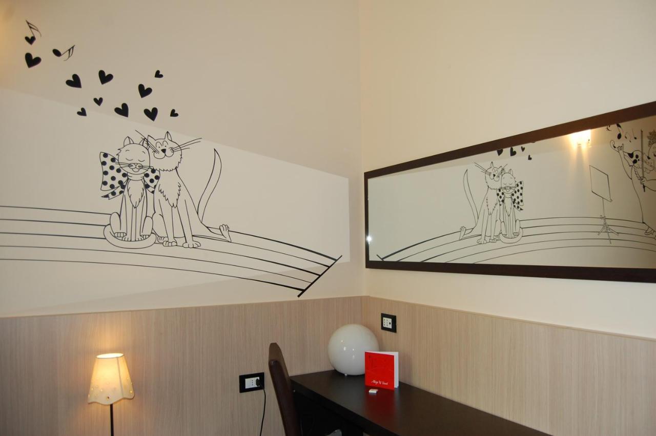 Albergo Visconti เกรโมนา ภายนอก รูปภาพ