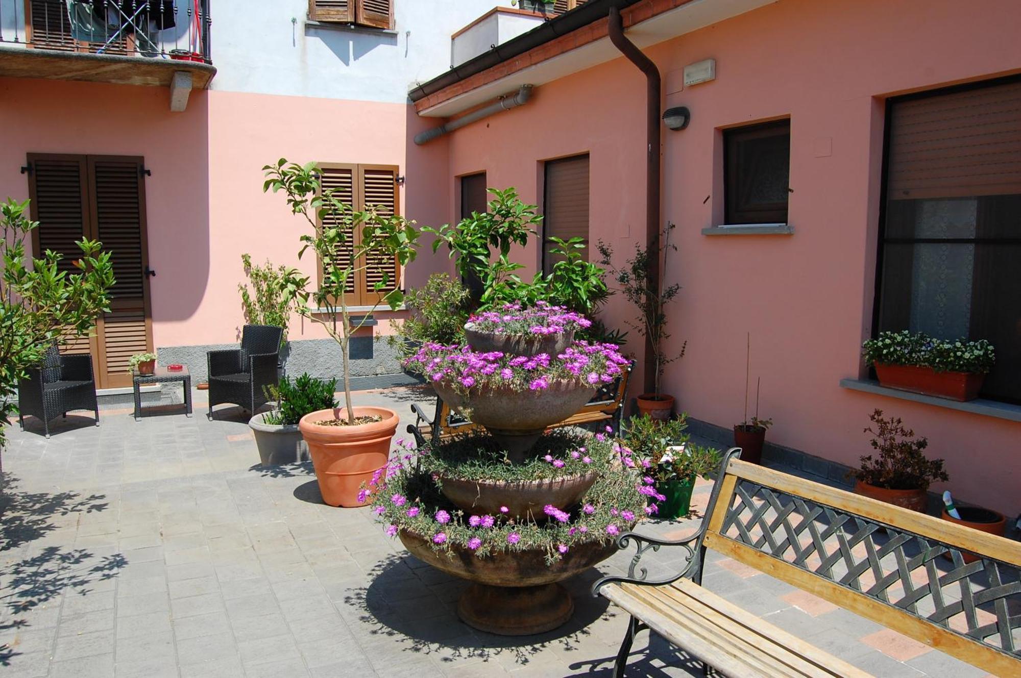 Albergo Visconti เกรโมนา ภายนอก รูปภาพ