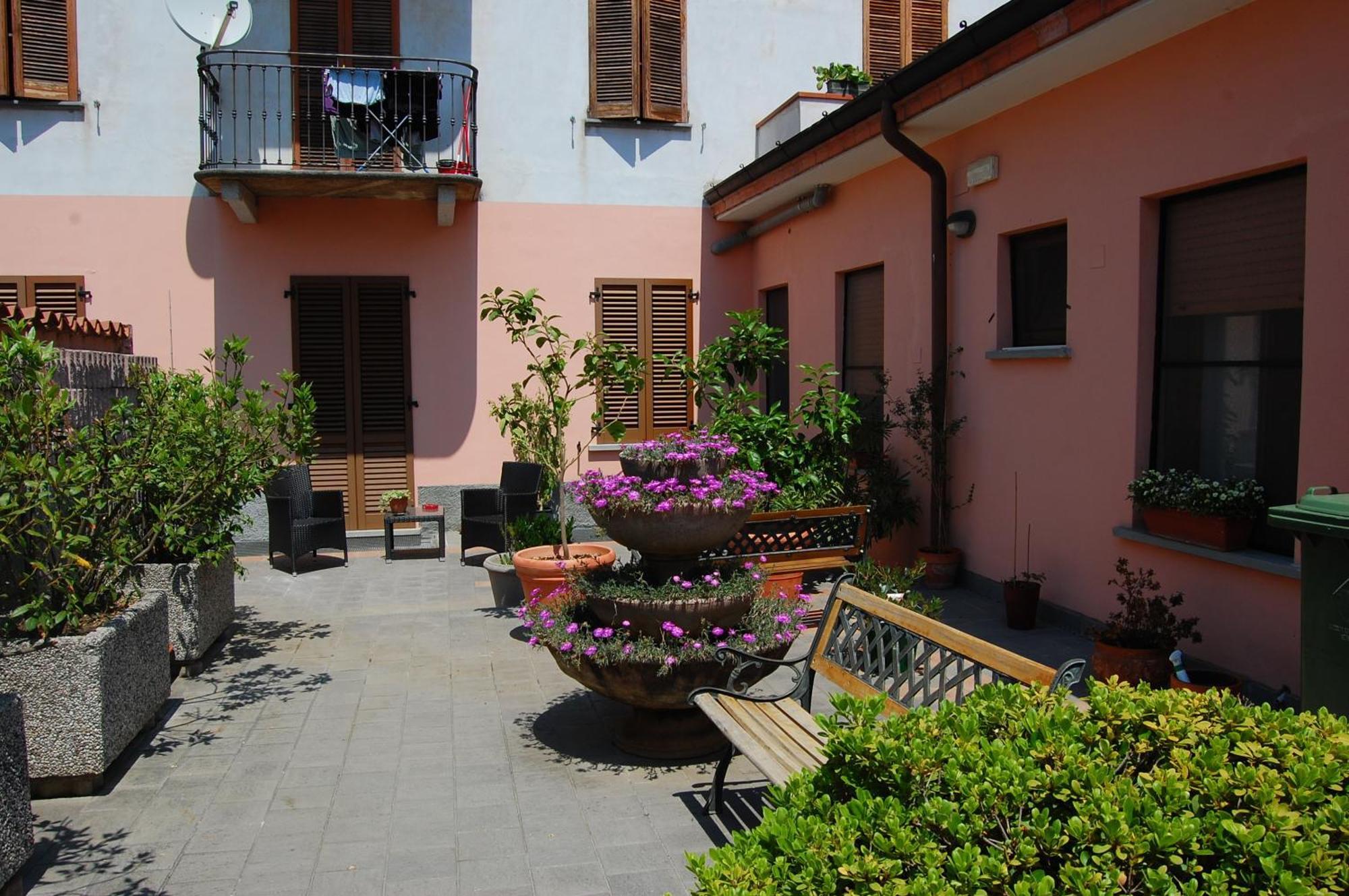 Albergo Visconti เกรโมนา ภายนอก รูปภาพ