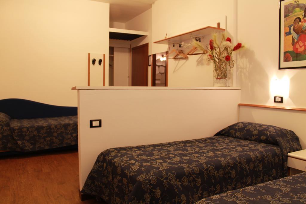 Albergo Visconti เกรโมนา ภายนอก รูปภาพ